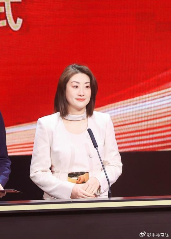 三重身份的宗馥莉权责边界在哪三重身份的宗馥莉权责边界探究