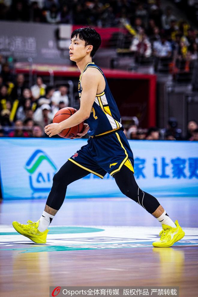 徐杰经纪公司：出轨赌球纯属造谣徐杰经纪公司坚决否认出轨赌球传闻，纯属恶意造谣