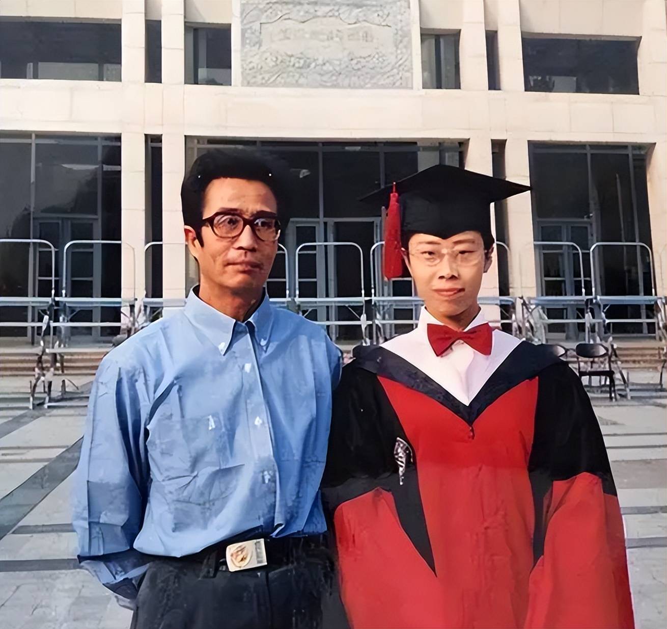 北大教授走红北大教授走红的原因多种多样，以下是一些常见的因素
