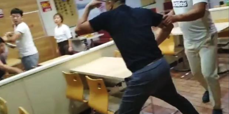 三男三女吃饭打架事件三男三女吃饭打架事件，深度解析与反思