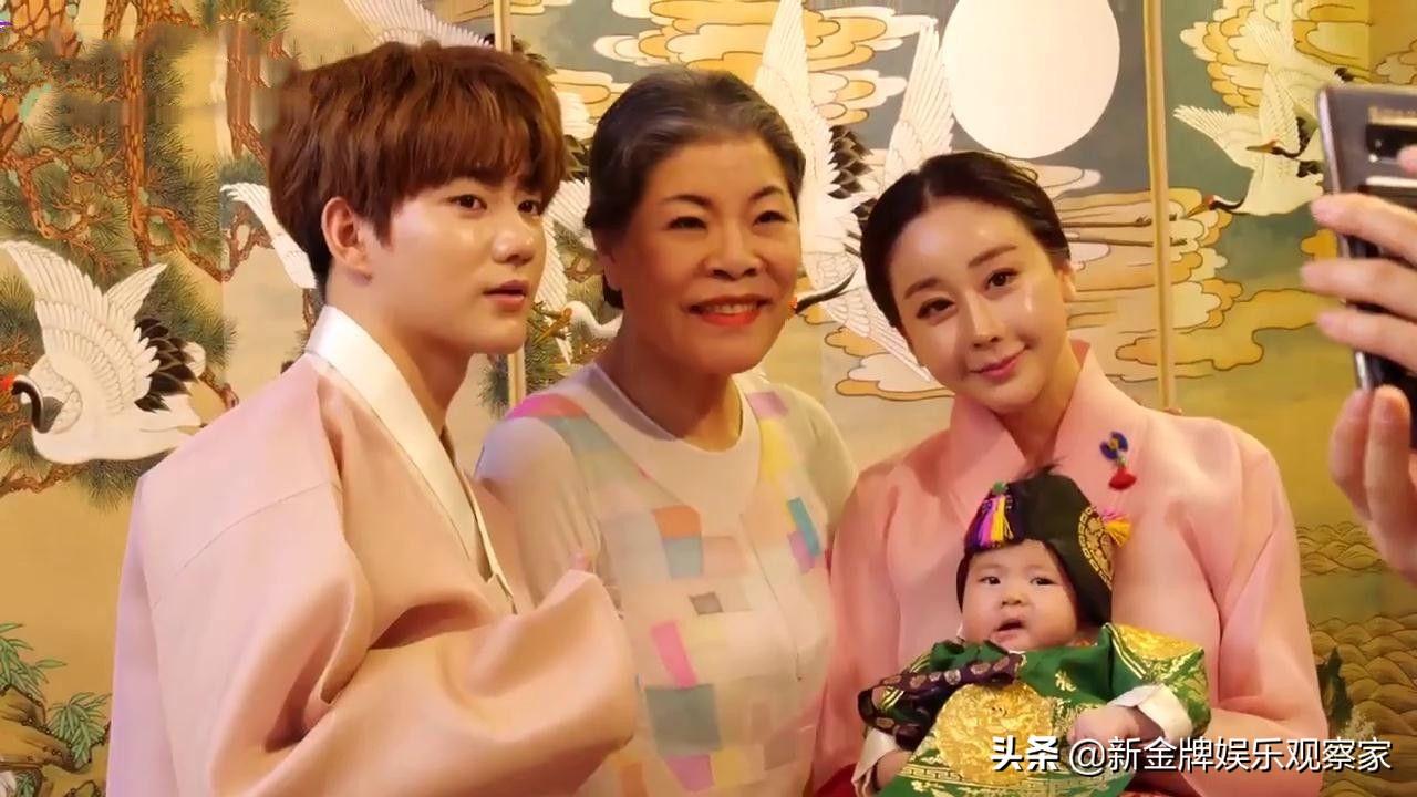 抱怨没吃到鸡蛋男子:离婚 财产给她抱怨没吃到鸡蛋的男子提出离婚并将财产给予妻子，可能是一时的情绪化反应，也可能是经过深思熟虑的决策。然而，这样的行为是否明智和合理，需要考虑多个因素。