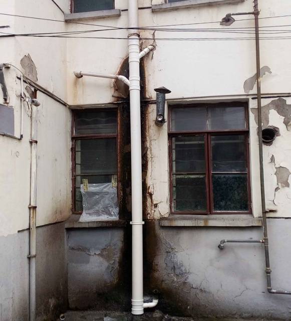 小区落水管道小区落水管道是住宅区中重要的基础设施之一，用于收集和排放雨水、污水等废水。以下是关于小区落水管道的一些基本信息和相关知识。