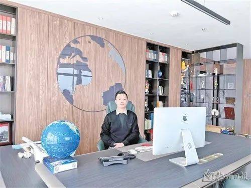 17岁任职公司董事长年轻有为！17岁少年勇闯商海，成为公司董事长！