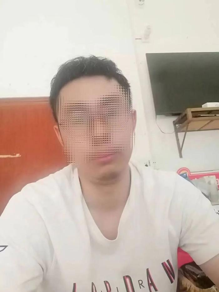儿子被控奸淫幼女 检察官父亲辩护检察官父亲为被控奸淫幼子的儿子辩护——法理与人情的碰撞