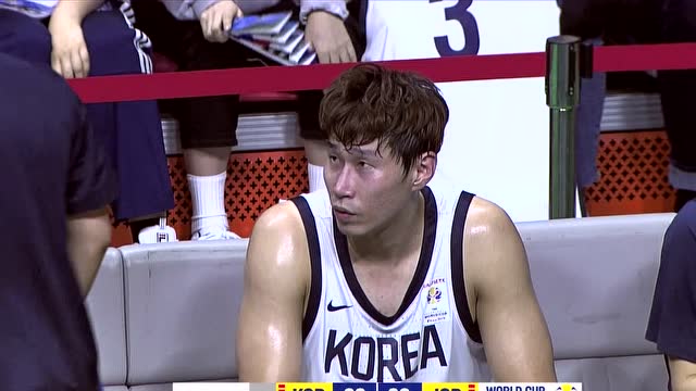 曝韩国男篮批准李政玹回国养伤曝韩国男篮批准李政玹回国养伤，归途中的决定与期待